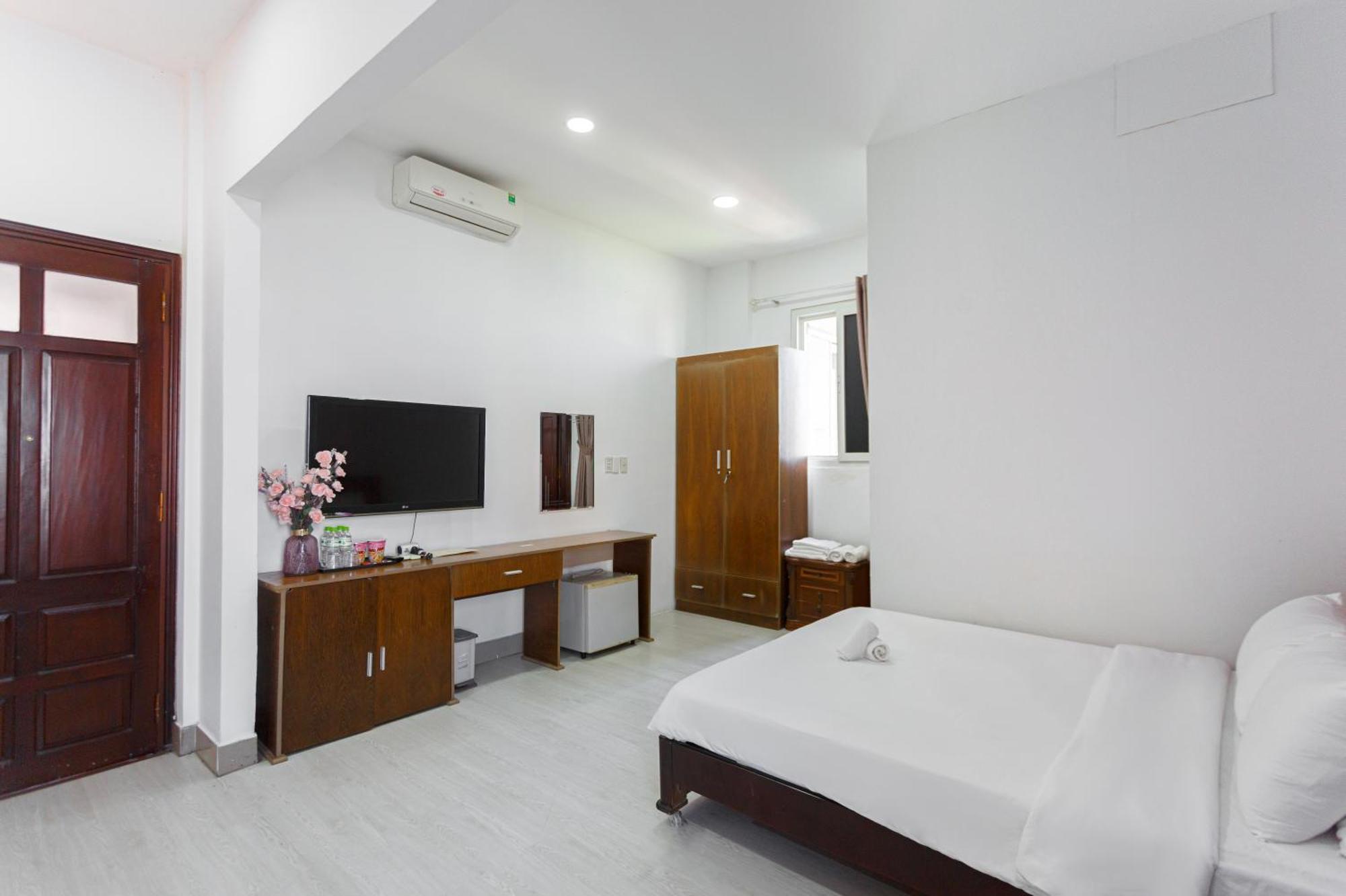 Kly Hotel Hue Esterno foto