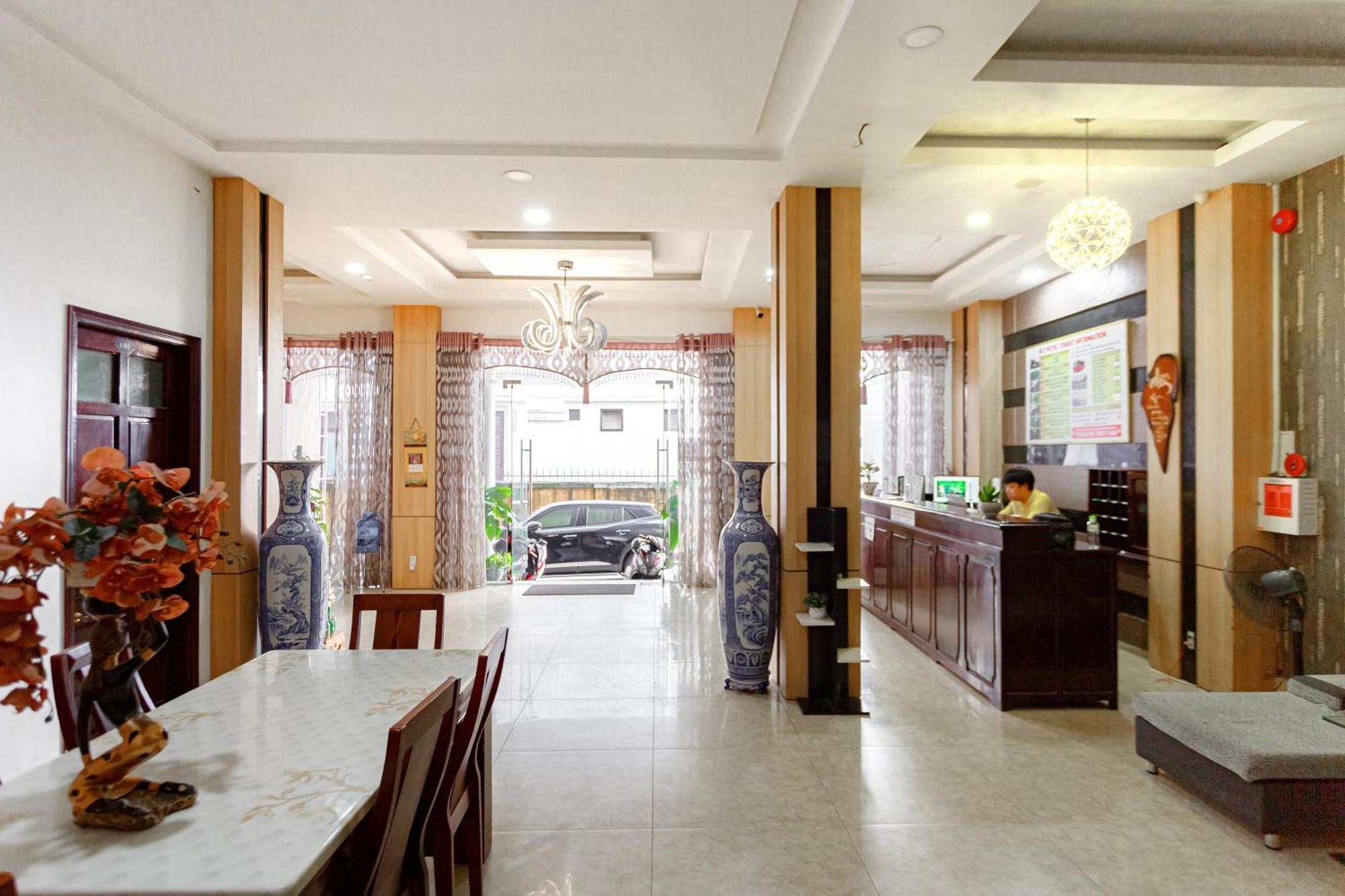 Kly Hotel Hue Esterno foto