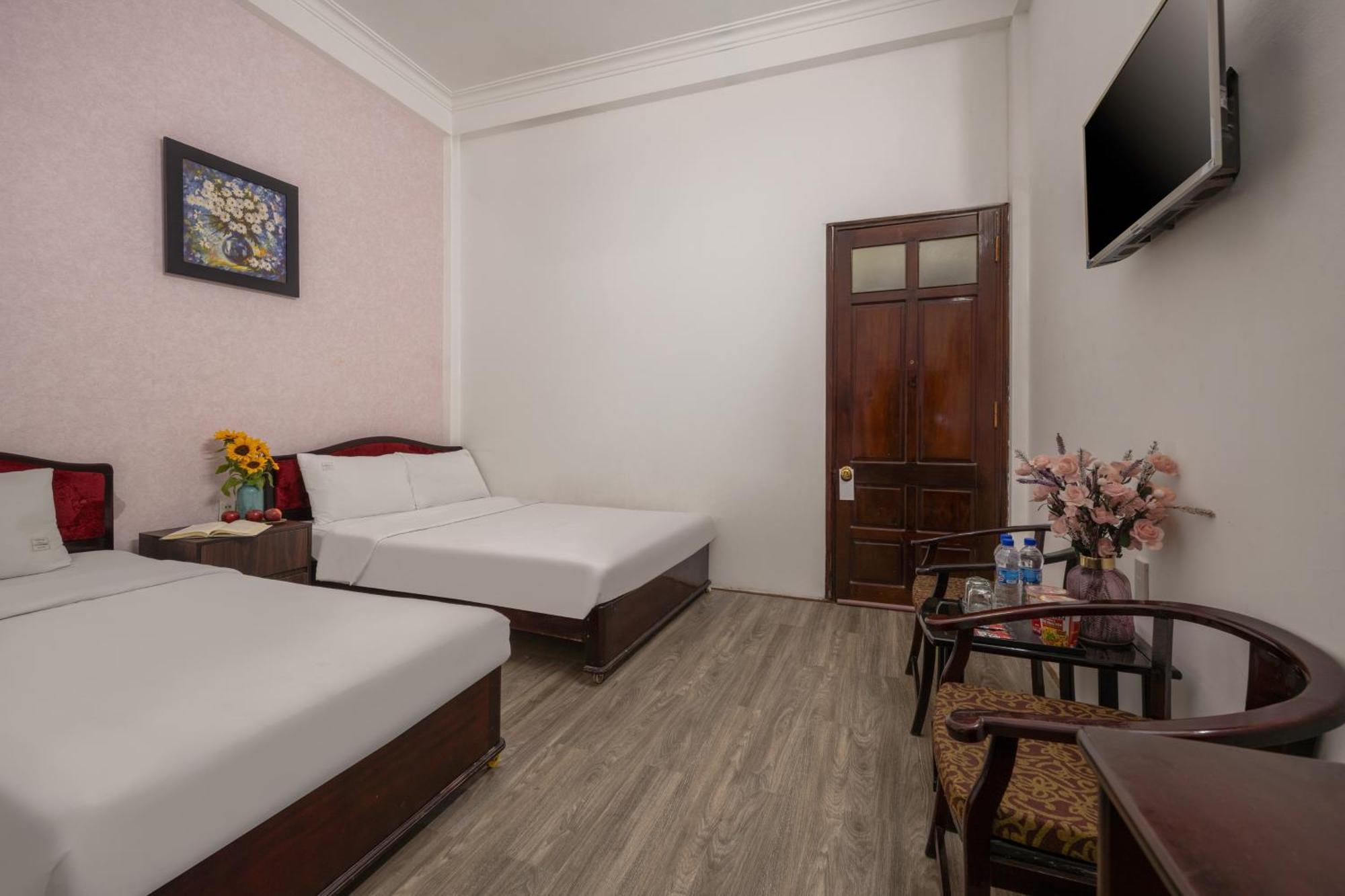 Kly Hotel Hue Esterno foto