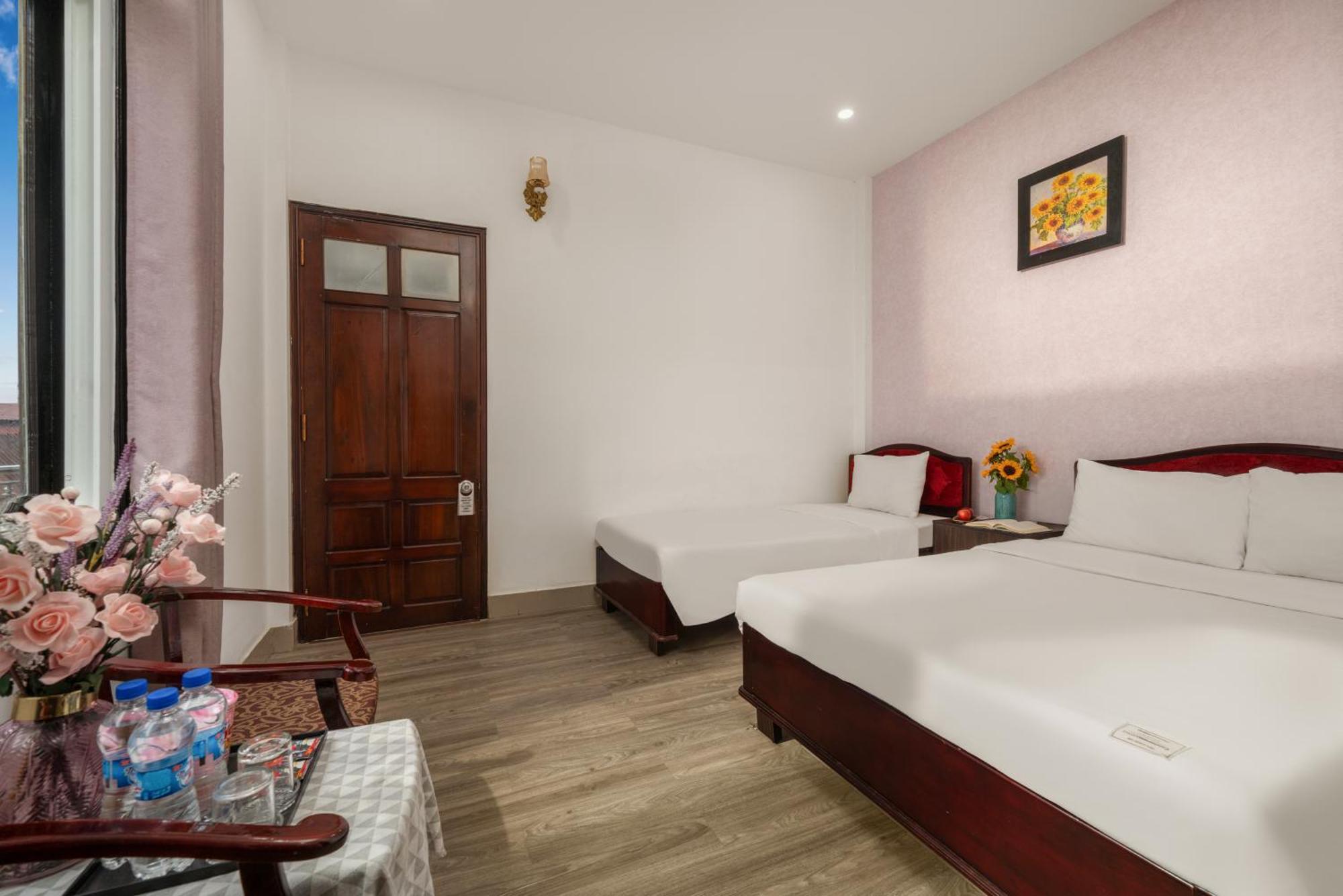 Kly Hotel Hue Esterno foto