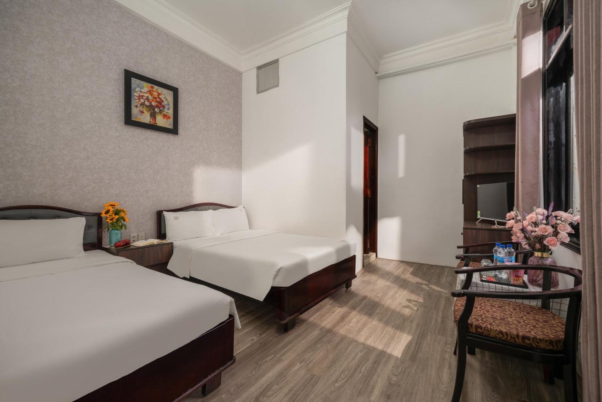 Kly Hotel Hue Esterno foto