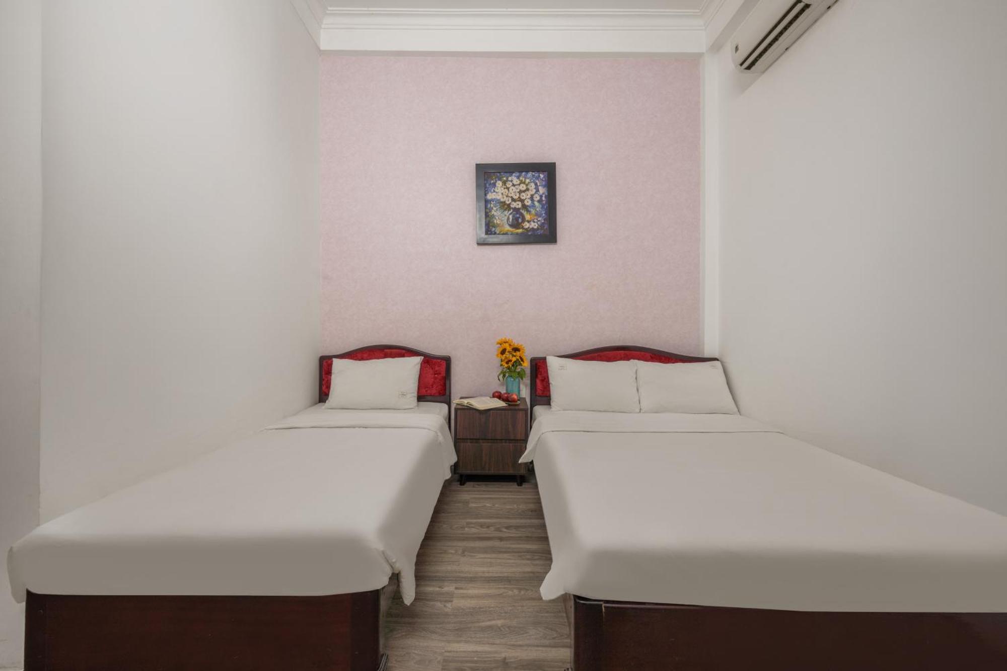 Kly Hotel Hue Esterno foto