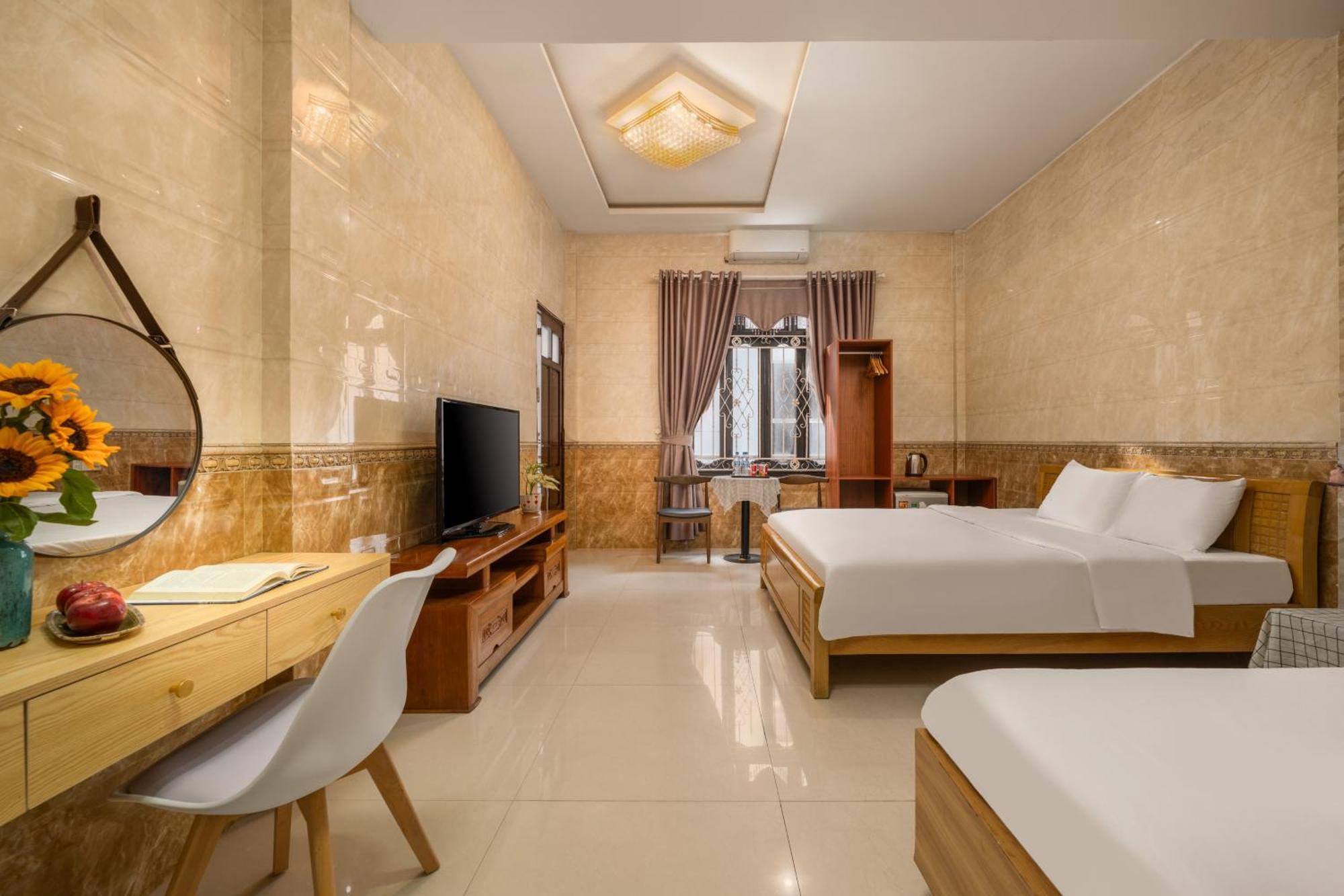 Kly Hotel Hue Esterno foto